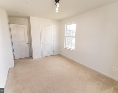 230 Garrison Way - Photo Thumbnail 44