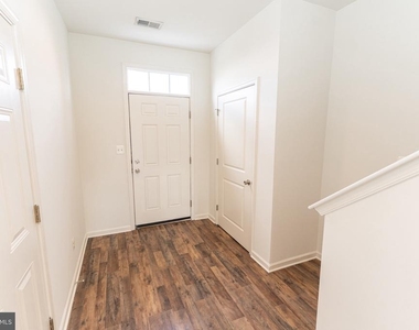 230 Garrison Way - Photo Thumbnail 9