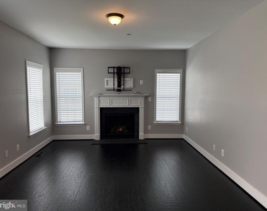 114 Cool Meadow Drive - Photo Thumbnail 2