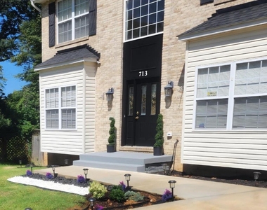713 Bonnie Meadow Lane - Photo Thumbnail 3