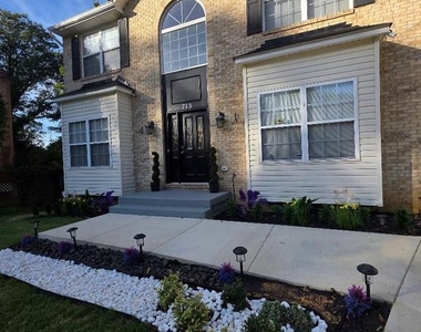 713 Bonnie Meadow Lane - Photo Thumbnail 2