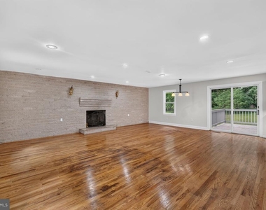 7012 Noah Drive - Photo Thumbnail 13