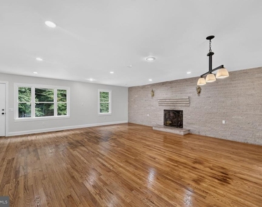 7012 Noah Drive - Photo Thumbnail 14