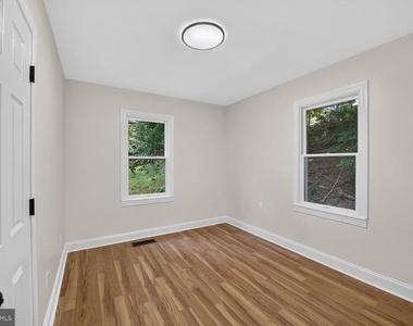 7012 Noah Drive - Photo Thumbnail 10