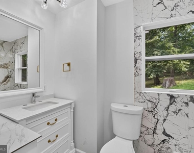 7012 Noah Drive - Photo Thumbnail 11