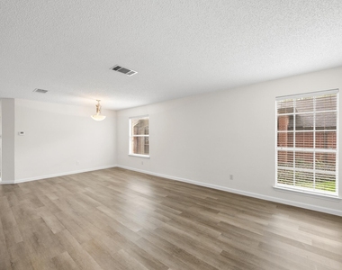 6018 La Naranja Ln - Photo Thumbnail 2