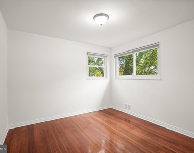 10903 Stillwater Avenue - Photo Thumbnail 7