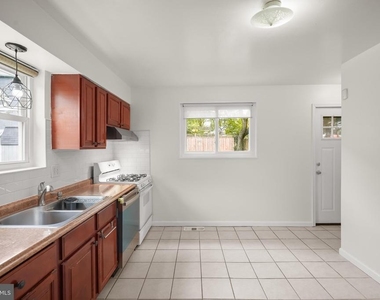 10903 Stillwater Avenue - Photo Thumbnail 17