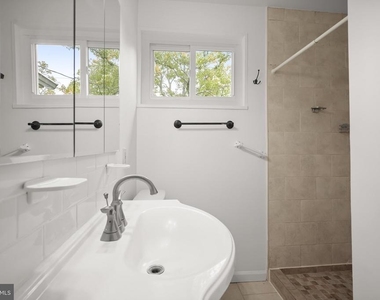 10903 Stillwater Avenue - Photo Thumbnail 11