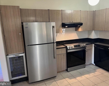 8 Carderock Court - Photo Thumbnail 10