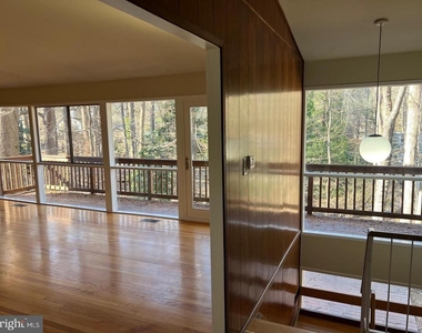 8 Carderock Court - Photo Thumbnail 5