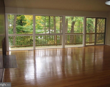 8 Carderock Court - Photo Thumbnail 6