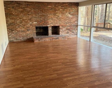 8 Carderock Court - Photo Thumbnail 16