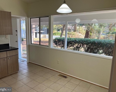 8 Carderock Court - Photo Thumbnail 12