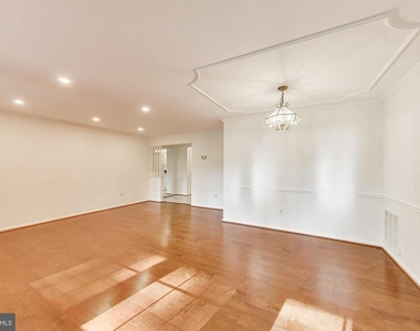 5707 Brewer House Circle - Photo Thumbnail 4