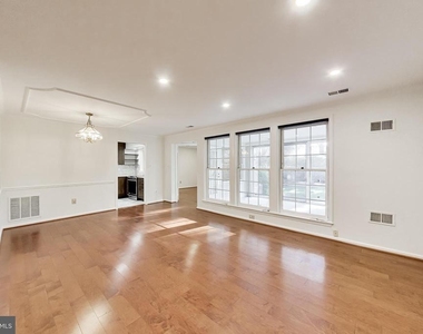 5707 Brewer House Circle - Photo Thumbnail 2