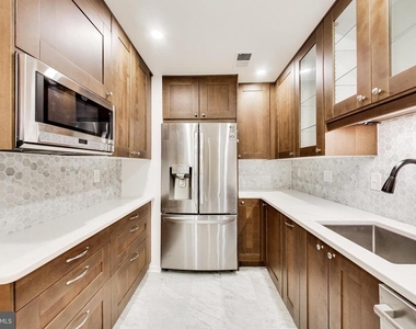 5707 Brewer House Circle - Photo Thumbnail 8