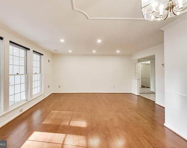 5707 Brewer House Circle - Photo Thumbnail 5