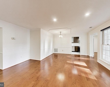 5707 Brewer House Circle - Photo Thumbnail 3