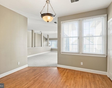340 Hart Mews - Photo Thumbnail 5