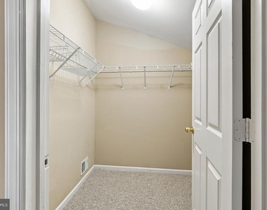 340 Hart Mews - Photo Thumbnail 18