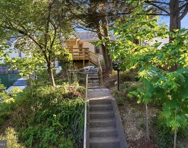 605 Ethan Allen Avenue - Photo Thumbnail 4