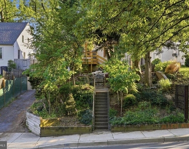 605 Ethan Allen Avenue - Photo Thumbnail 1