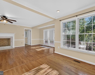 2512 Locustwood Place - Photo Thumbnail 8