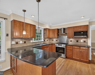2512 Locustwood Place - Photo Thumbnail 5
