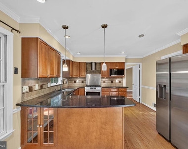 2512 Locustwood Place - Photo Thumbnail 3