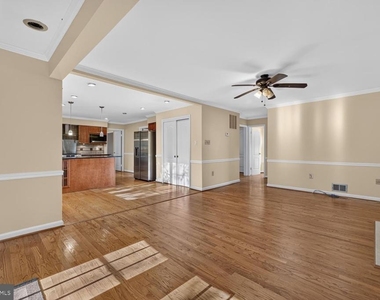 2512 Locustwood Place - Photo Thumbnail 10