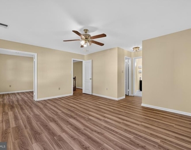 2512 Locustwood Place - Photo Thumbnail 27