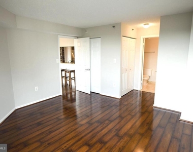 10101 Grosvenor Place - Photo Thumbnail 7