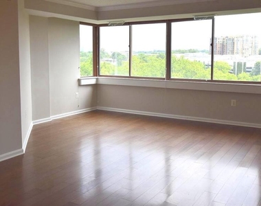 10101 Grosvenor Place - Photo Thumbnail 2
