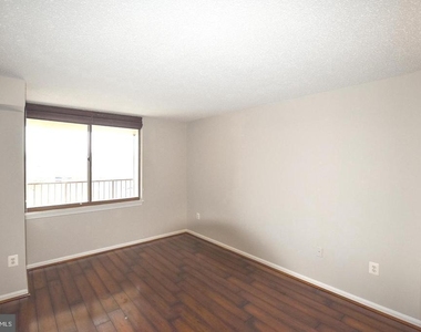 10101 Grosvenor Place - Photo Thumbnail 11