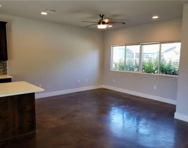 1125 Walton Ln - Photo Thumbnail 3