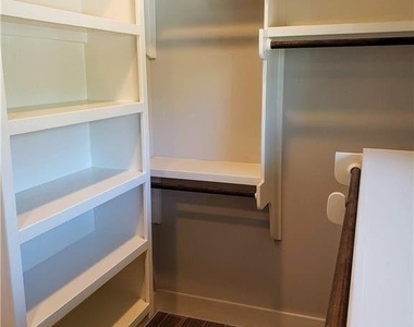 1125 Walton Ln - Photo Thumbnail 11