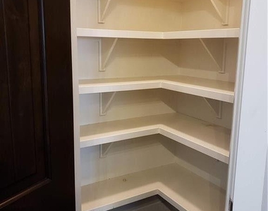 1125 Walton Ln - Photo Thumbnail 7