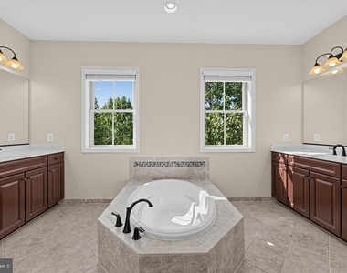 22805 Broadway Avenue - Photo Thumbnail 7