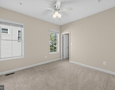 22805 Broadway Avenue - Photo Thumbnail 14