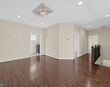 22805 Broadway Avenue - Photo Thumbnail 13