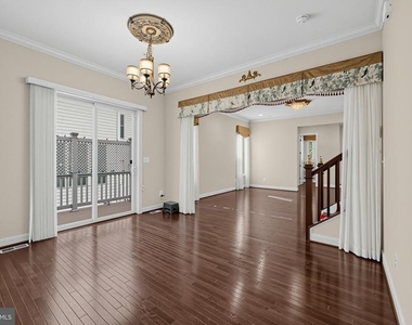 22805 Broadway Avenue - Photo Thumbnail 16