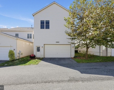 22805 Broadway Avenue - Photo Thumbnail 1