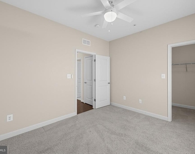 22805 Broadway Avenue - Photo Thumbnail 5