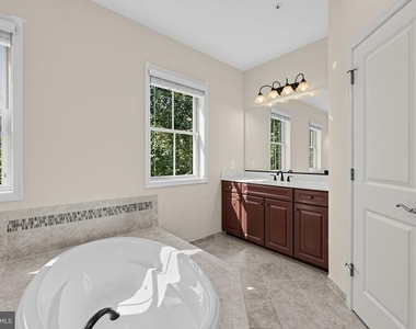 22805 Broadway Avenue - Photo Thumbnail 25
