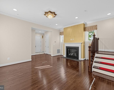 22805 Broadway Avenue - Photo Thumbnail 18