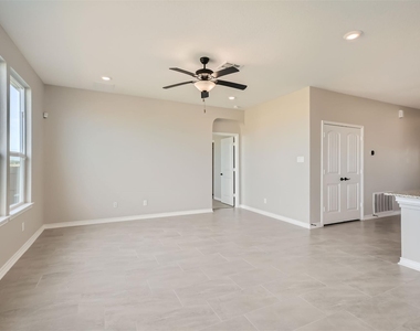 216 Deer Crest Dr - Photo Thumbnail 6