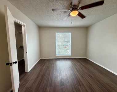 8017 Gessner Dr - Photo Thumbnail 5