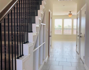 15909 Cessida St - Photo Thumbnail 1