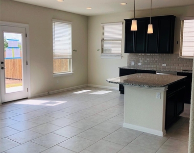 15909 Cessida St - Photo Thumbnail 6